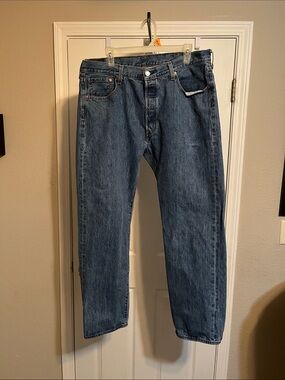 Levi's Straight Fit Blue Denim Jeans